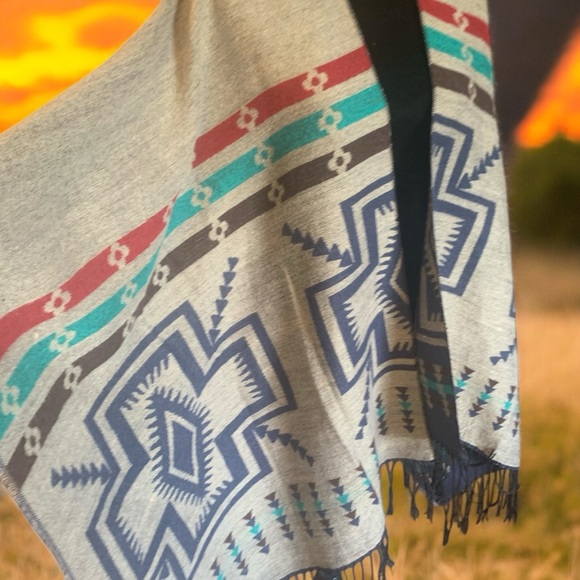 Southwestern Patterned Fringe Shawl one size Aztec or Native American look - Picture 3 of 3